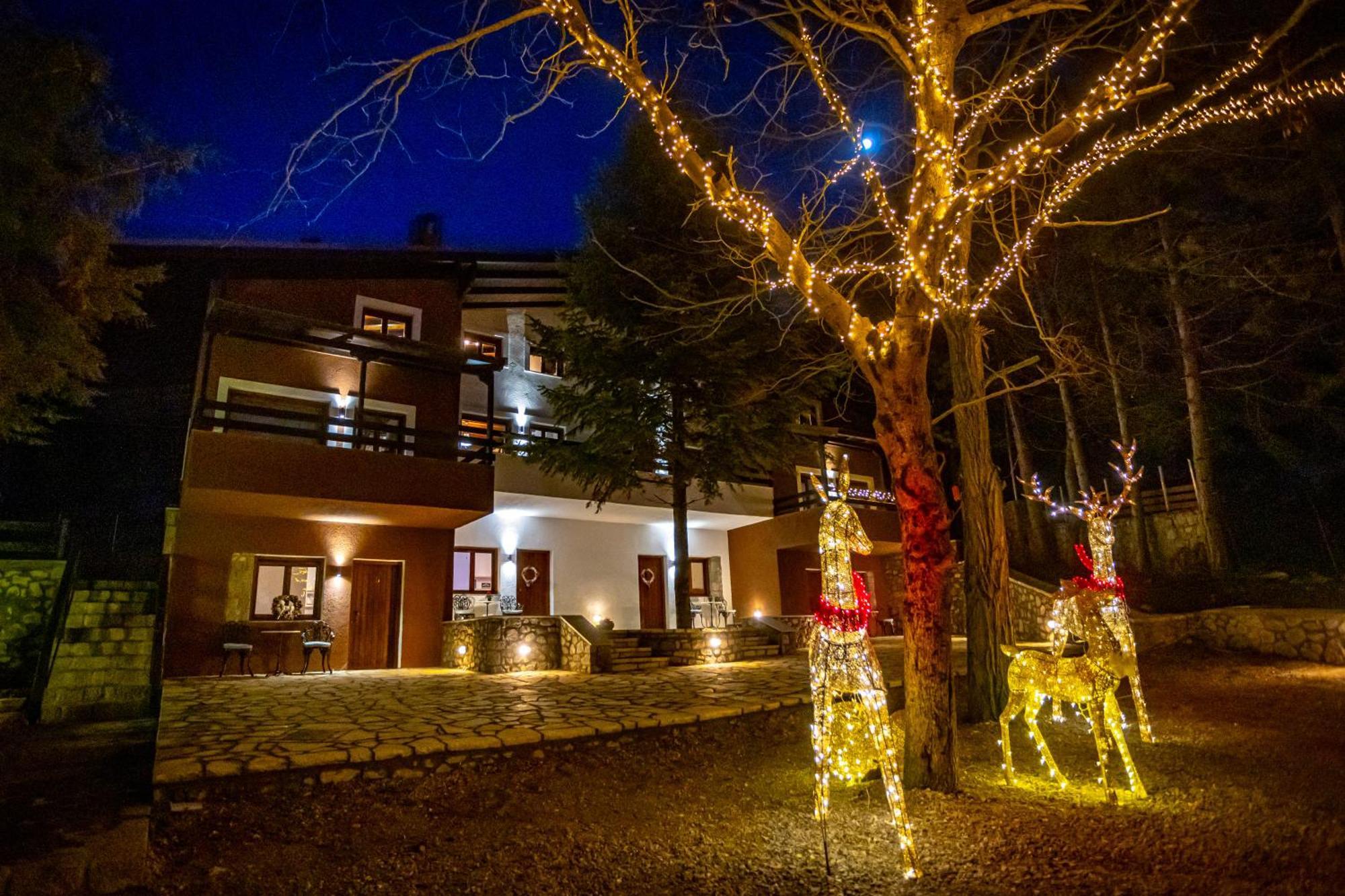 Mz Reindeer Hotel Kalivia  Exterior photo
